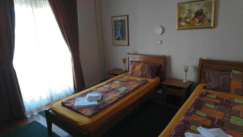 Hostel Bimbo Skopje Zewnętrze zdjęcie